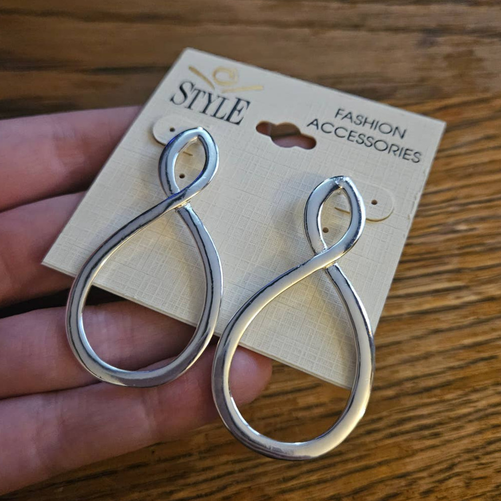 Style Fashion Accessories Contemporary Geometric Silver-Tone Swirl Earrings